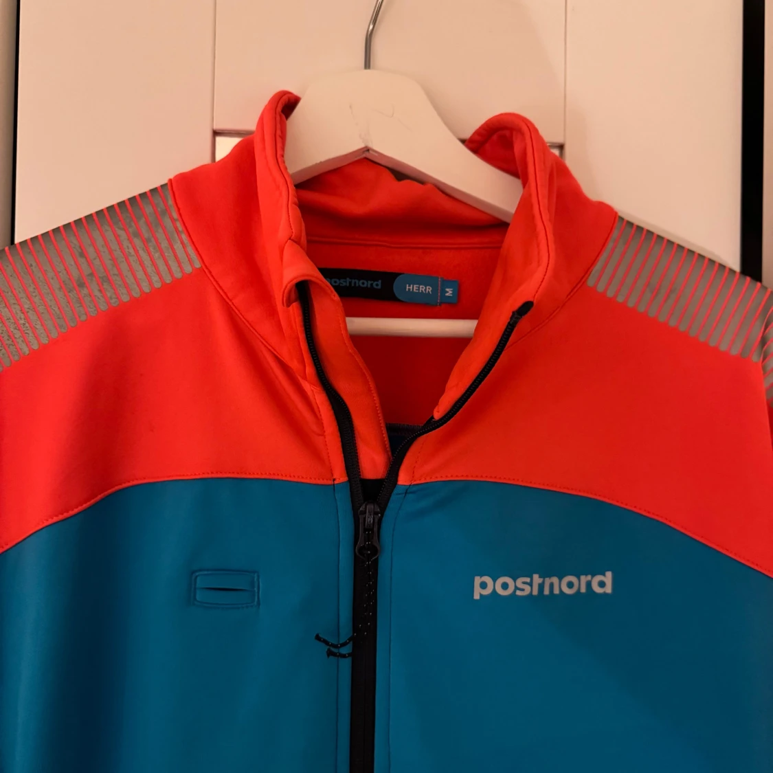 Tröja märkt Postnord - 90