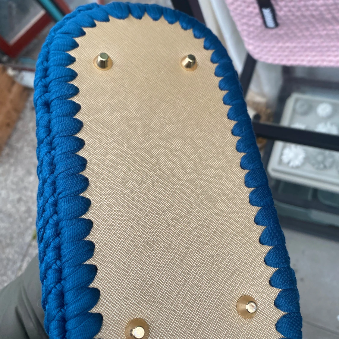 Blå och vit stickad väska - 90