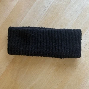Svart pannband  - Svart pannband från Hm