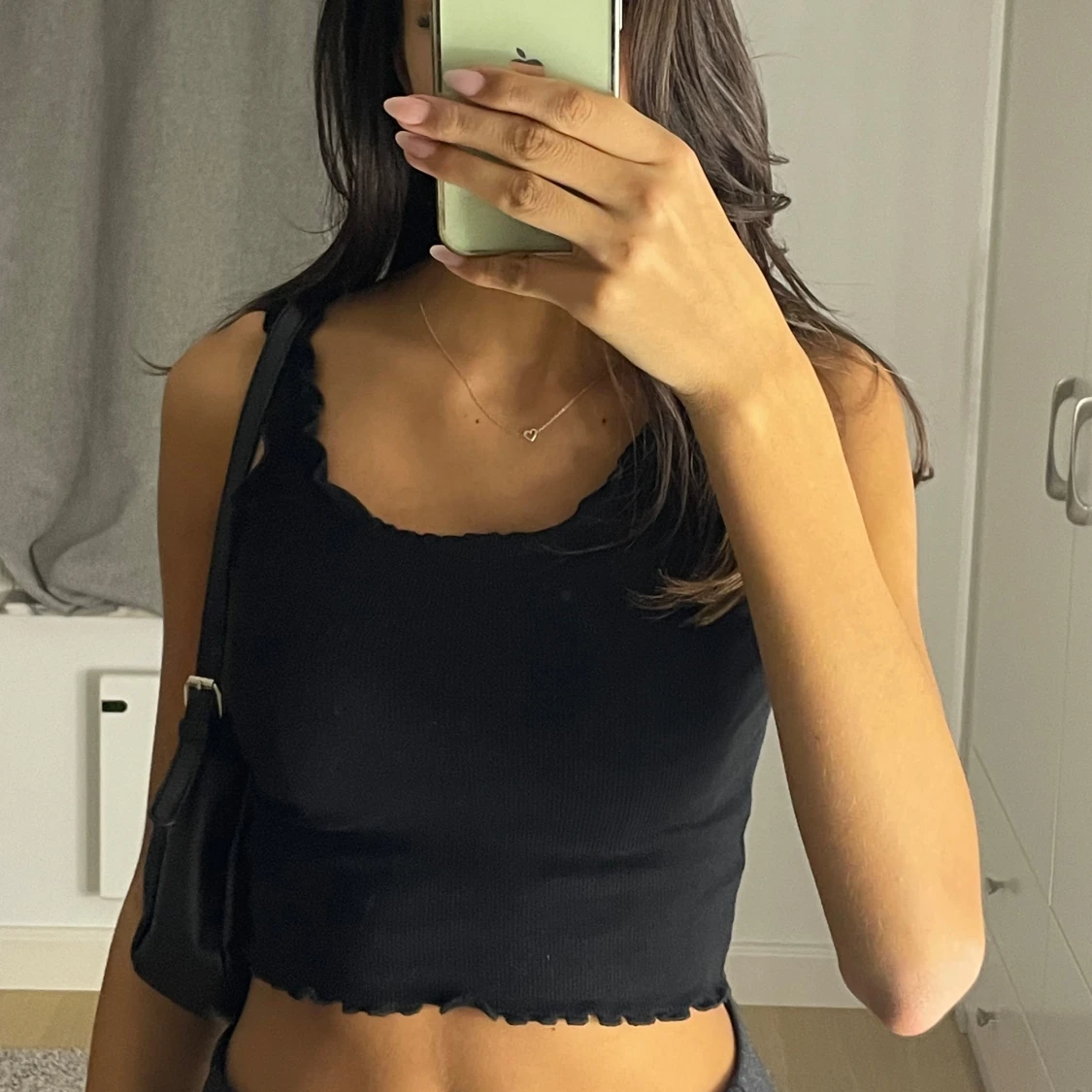 Svart ribbad croppad linnetopp från Even&Odd