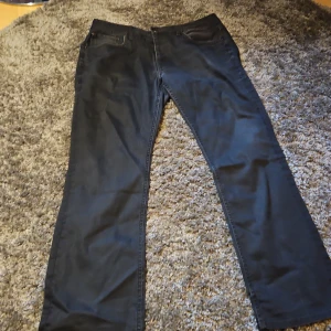 Jack and jones jeans regular fit clark 36 32 - Andvänt skick 