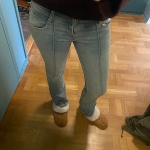 Säljer as snygga jeans  - Säljer dessa as snugga jeans då jag inte använder dom längre 💞
