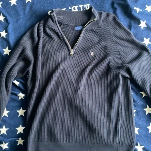 Gant quarter zip - En skön quarterzip från gant med inga fel på
