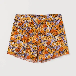 Skjorts - Passar M-L ibland S