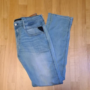 Replay Hyperflex W31 L32 - Tja! Säljer ett par Replay hyperflex. Med storleken W31 L32. Hör av er om ni har frågor eller vill ha fler bilder😁