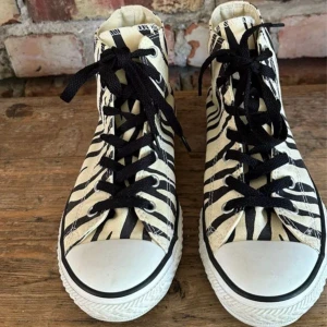 Converse all star zebra  - Converse all star Zebra 🦓  Size 37