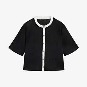 Kofta - En Massimo Dutti kortärmad kofta, den är använd max 2 gånger. Köpt den Zalando. Den är i ganska tunt material.