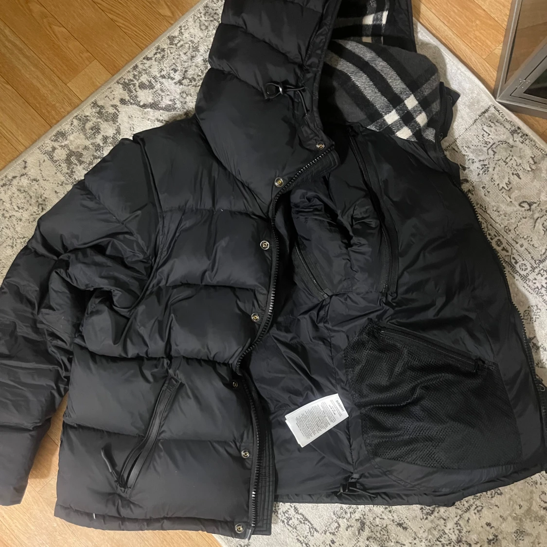 Svart dunjacka från Burberry - 3