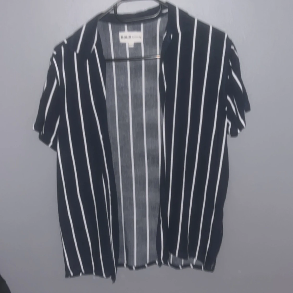 Svart och vit randig skjorta från Zara