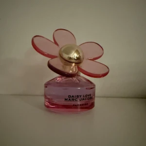 Daisy Love Paradise från Marc Jacobs - Bästelde fel och glömde lämna tillbaka, det vill säga att den är aldrig använd, 50ml