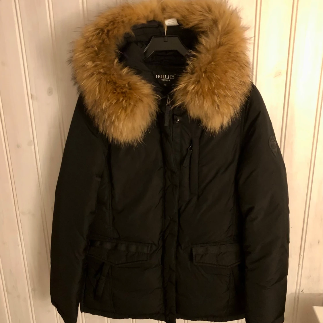 Svart dunjacka från Hollies - 90