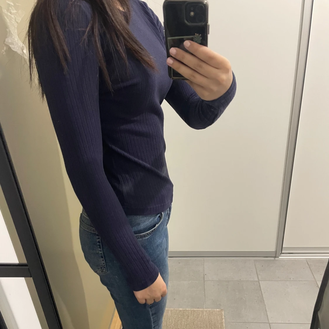 Mörkblå tröja - 90