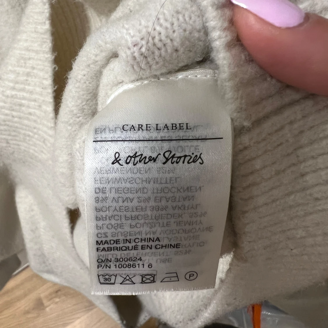 Stickad tröja från & Other Stories - 91
