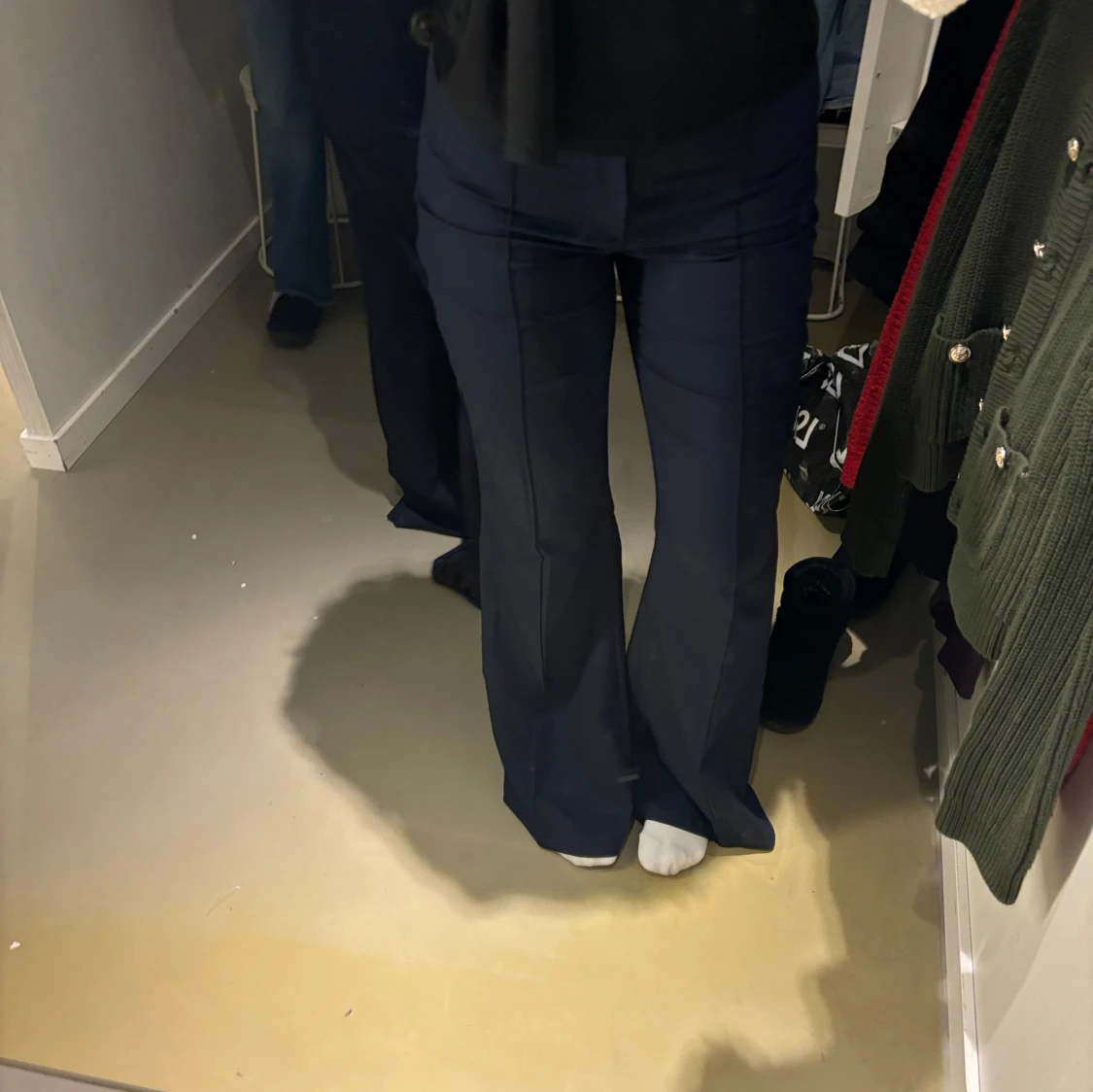 Mörkblå bootcut kostymbyxorbyxor - 91