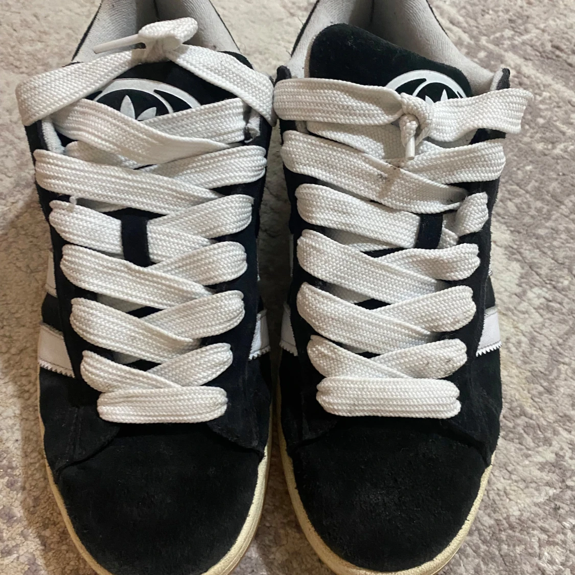 Svarta Adidas Campus sneakers - 90