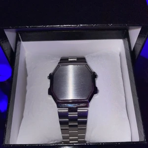 Timeless klocka från Ambush - Säljer denna unika Timeless Ambush ”klocka” armbandet då den inte kommer till användning😊”Klockan” är i bra skick och inte mycket använt✌🏼 ‼️ENDAST ”KLOCKAN” MEDFÖLJER‼️ Alltså ingen box med mera💯Skriv vid minsta fundering😊