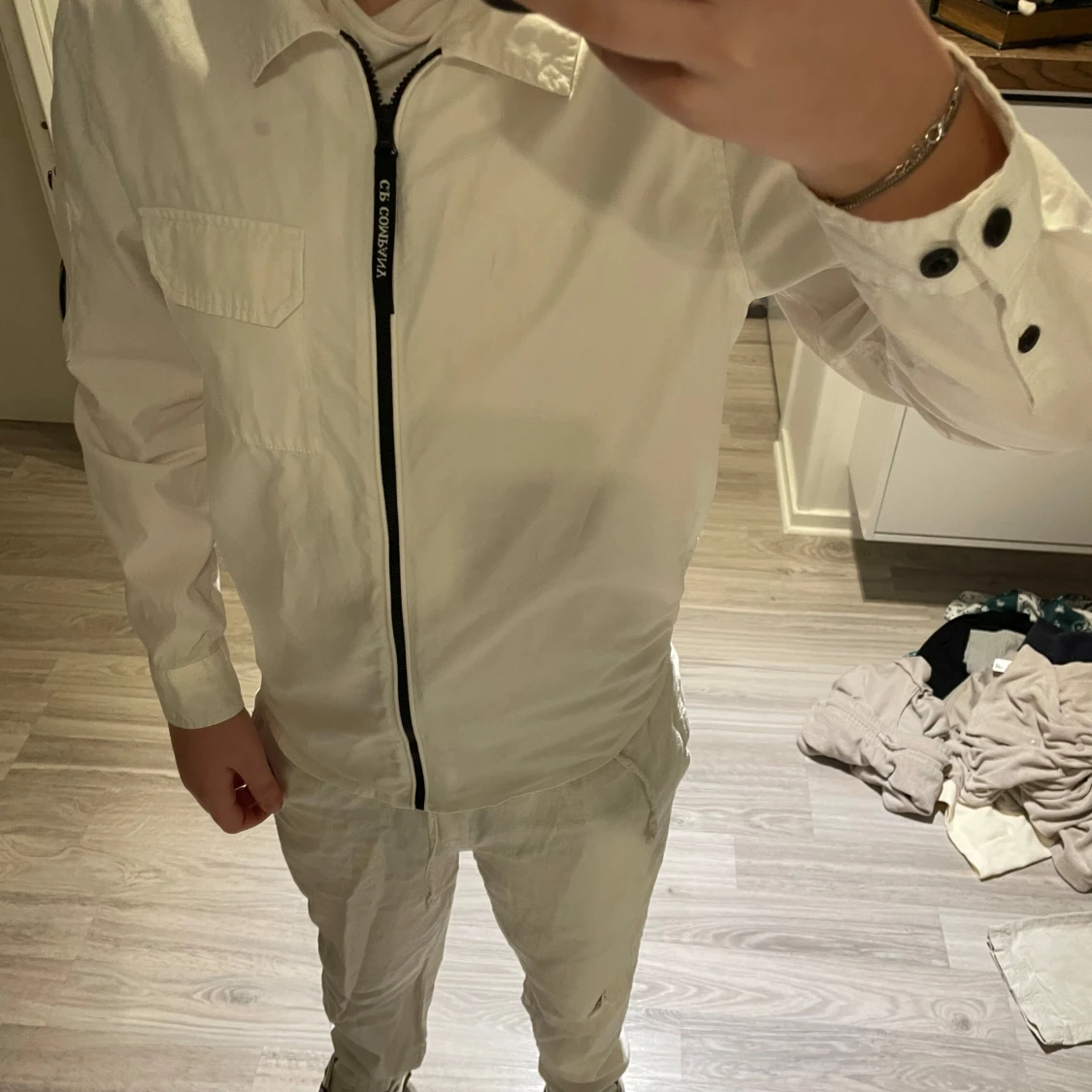 Vit overshirt från C.P. Company. - 90