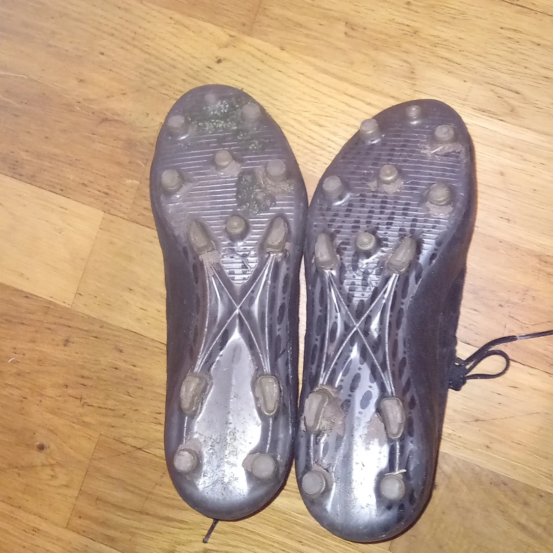 Svarta fotbollsskor från Puma - 91