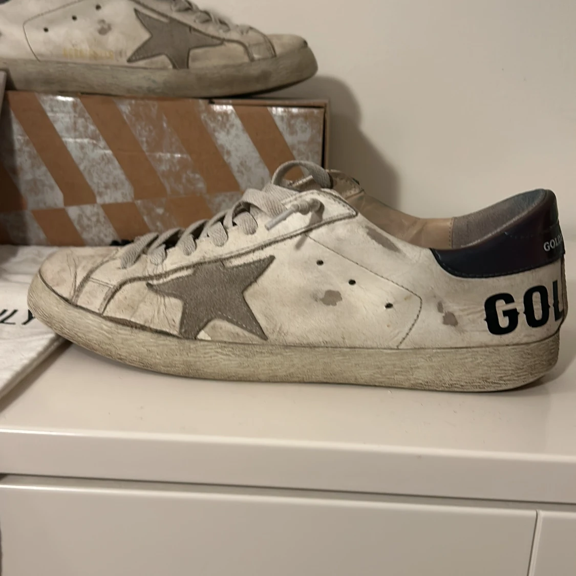 Golden goose 41 - 90