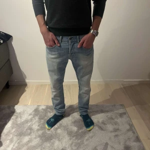 Dondup jeans - Säljer ett par riktigt feta dondup jeans i väldigt fint skick 