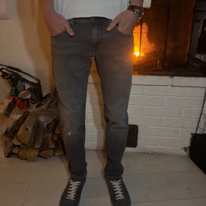 Pepe jeans - Helt nya 10/10 skick || Taggar finns kvar (se sista bilden) || Storlek 31/32 || Slim fit modell || Fråga vid minsta fundering!