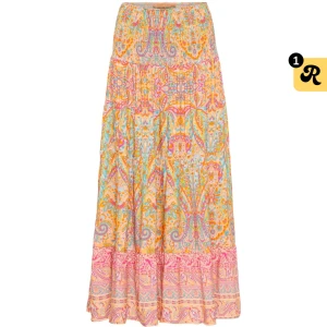 Färgglad långkjol - Säljer denna jättefina färgglada långkjol med paisleymönster, den är bara använd 1 gång och helt nytt skick. Nypris 649💕