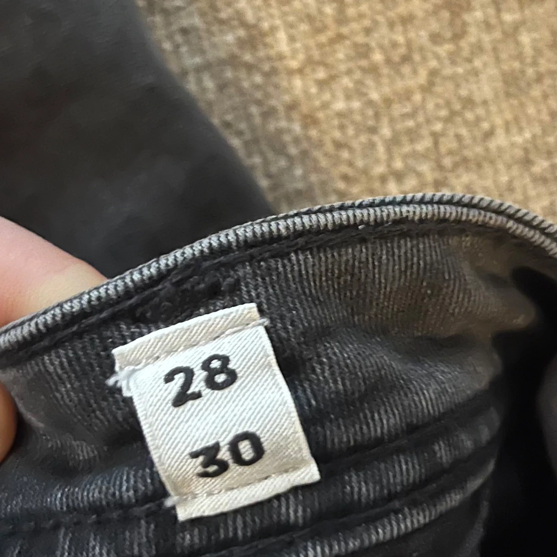 Svartgråa jeans från Jack and Jones - 2