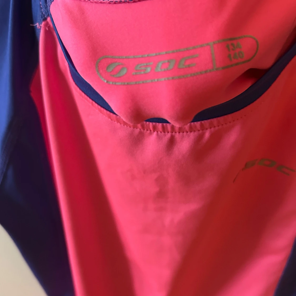 Rosa och blå träningstopp från SOC - 2