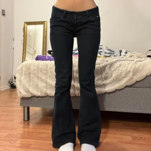 Pepe Jeans  - Midjemått: 38cm, innerbenslängd: 80cm 💞 defekt vid bakfickan- se bilder. 