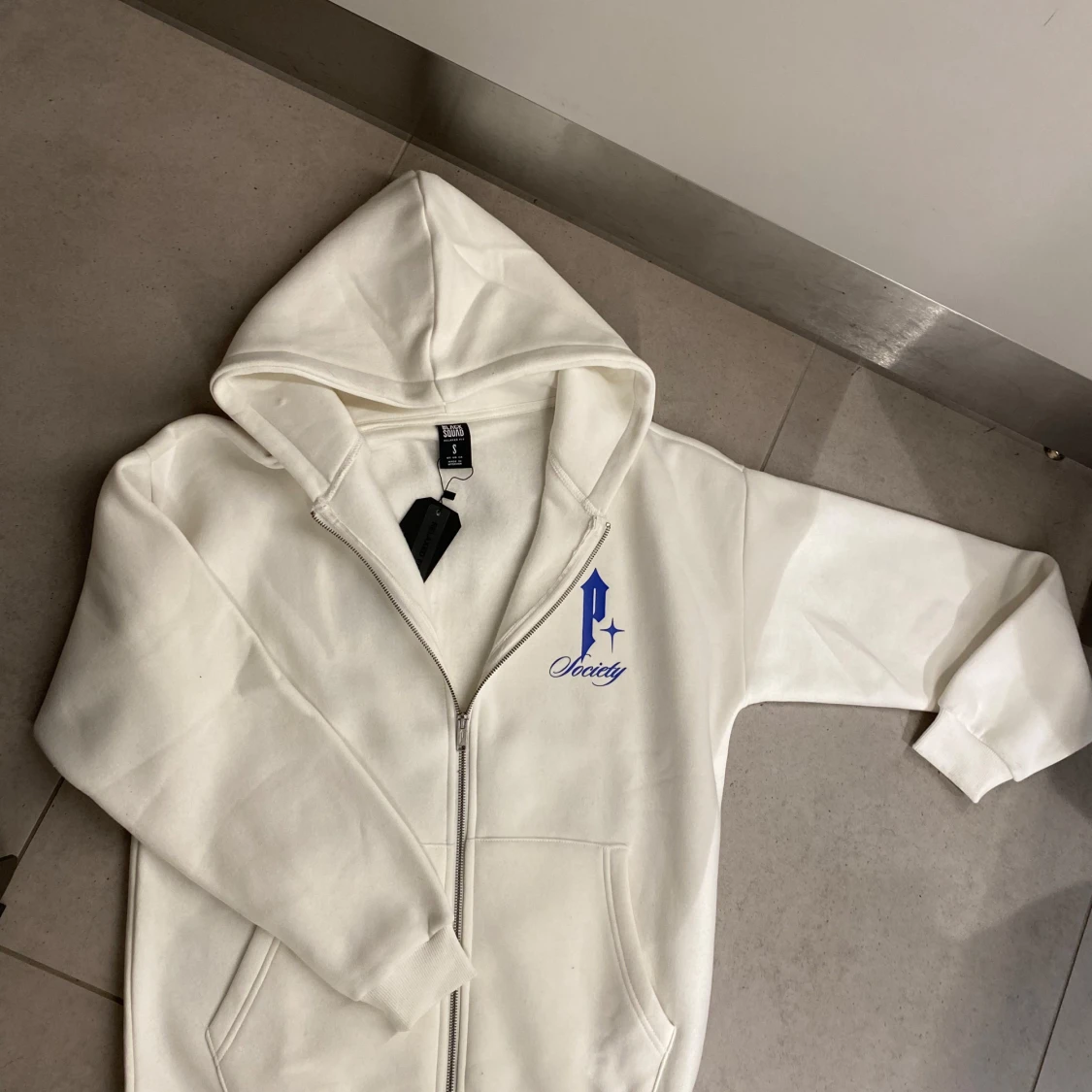 Vit hoodie från P-society