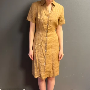 Burberry klänning - Strl 40, passar mig som är 178 cm. Linne