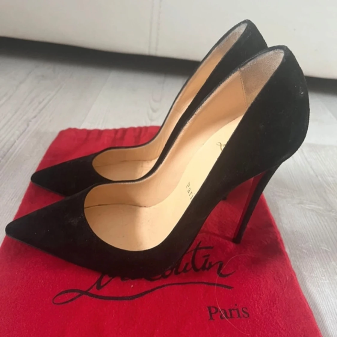 Svarta pumps från Louboutin