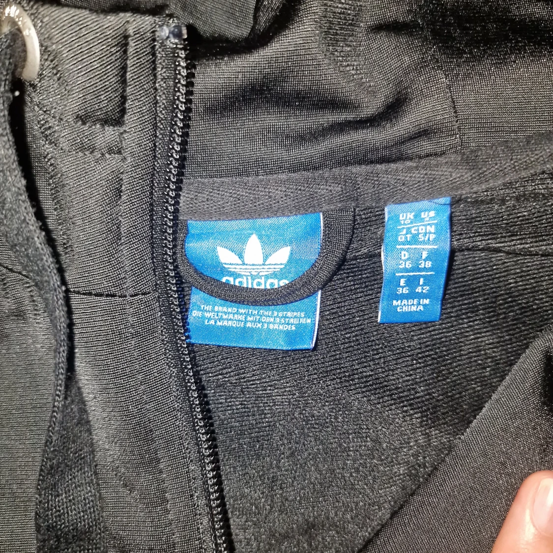 Svart jacka från Adidas - 3