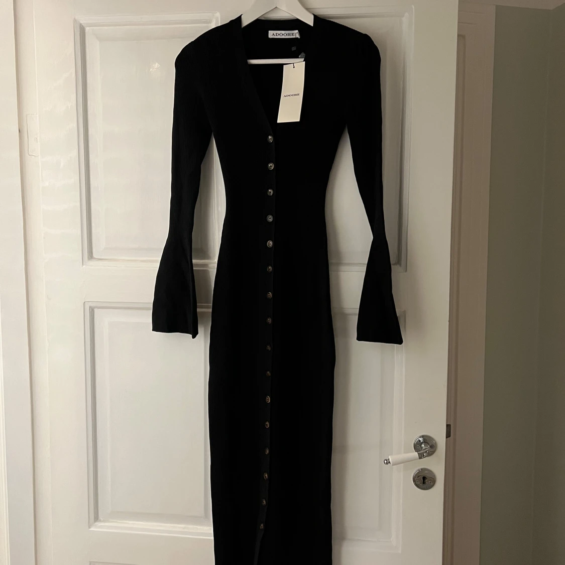 Svart långklänning från Adoore