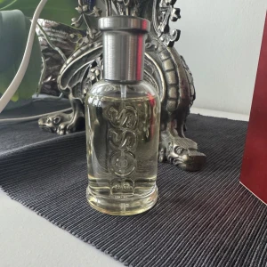 Hugo Boss Parfym - Trä och Äpple blandning perfect för sommaren! Sprutat 1 gång