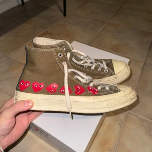 CDG Play Converse Chuck Taylor Multi High - CdG Play Converse Chuck Taylor Multi High KhaKi ♥️  size 42 Good condition  Check out my page, Selling more of my shoes‼️want more pictures text me
