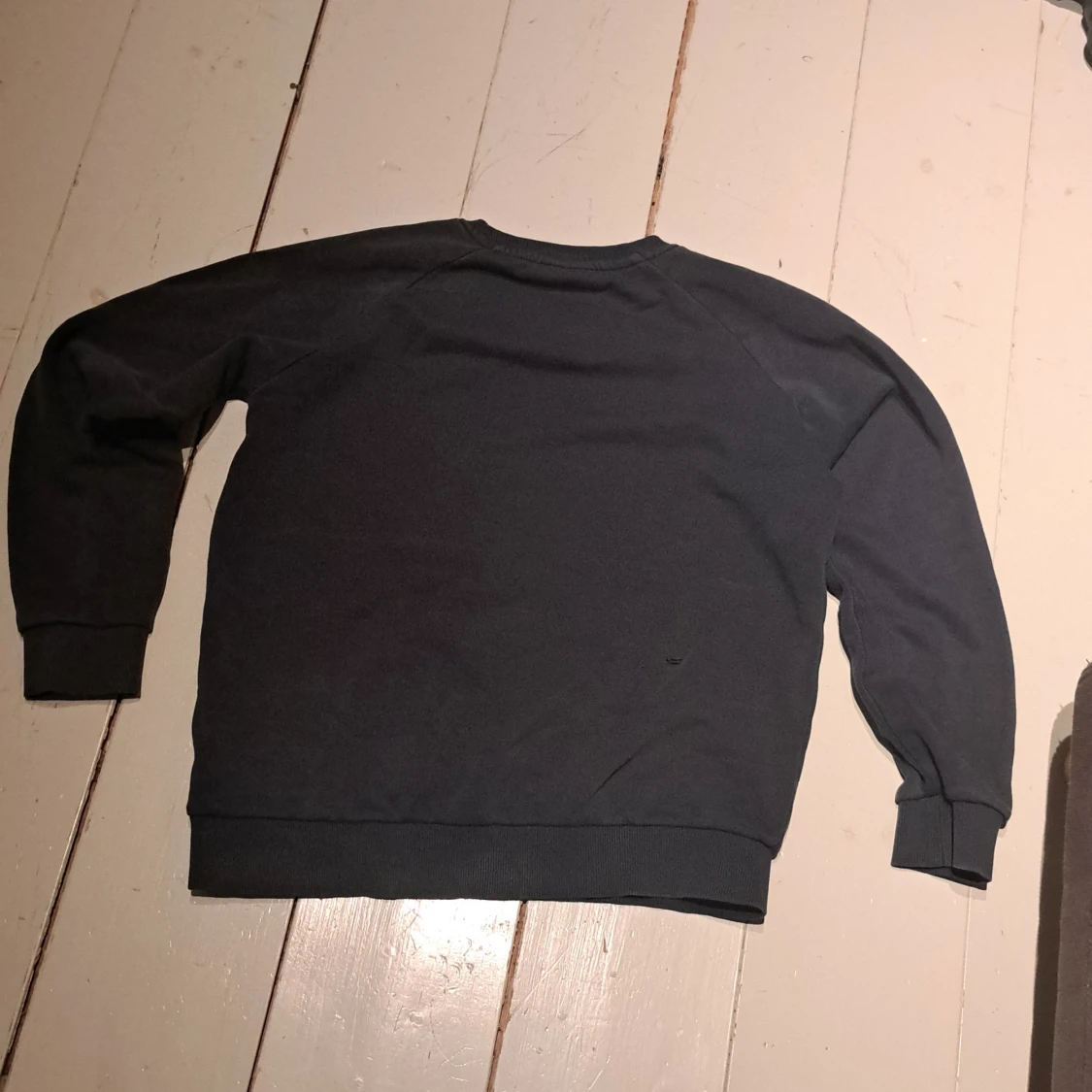 Mörkblå tröja från Peak Performance - 2