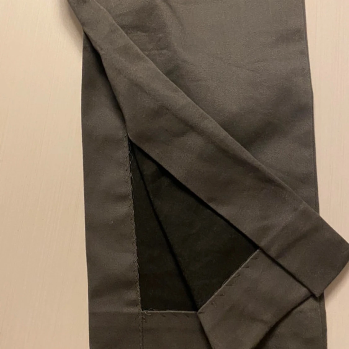 Svarta byxor från Monki - 4