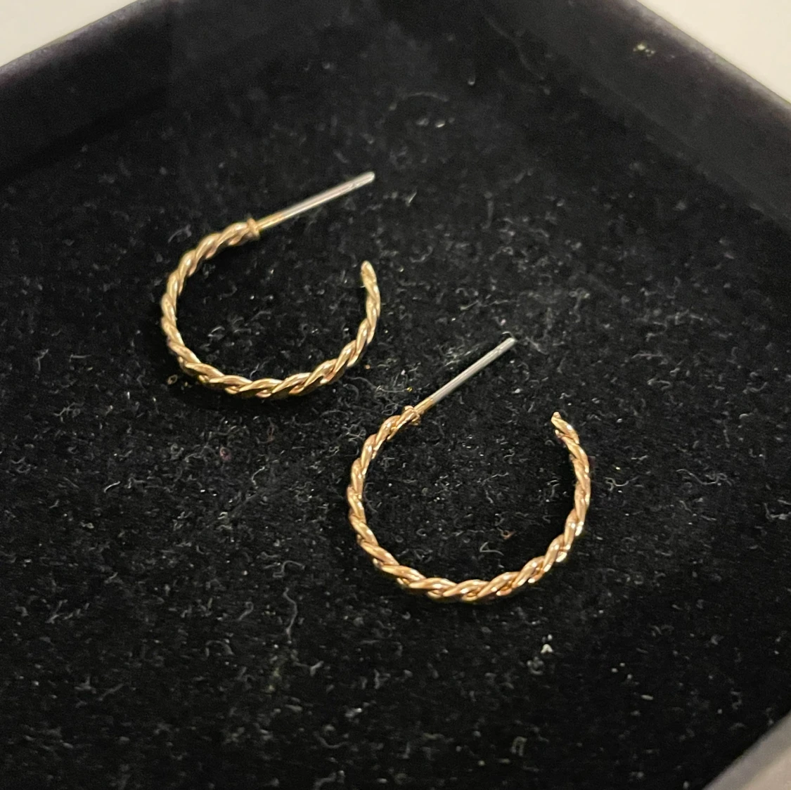 Tvinnade guldörhängen/złote kolczyki - 1