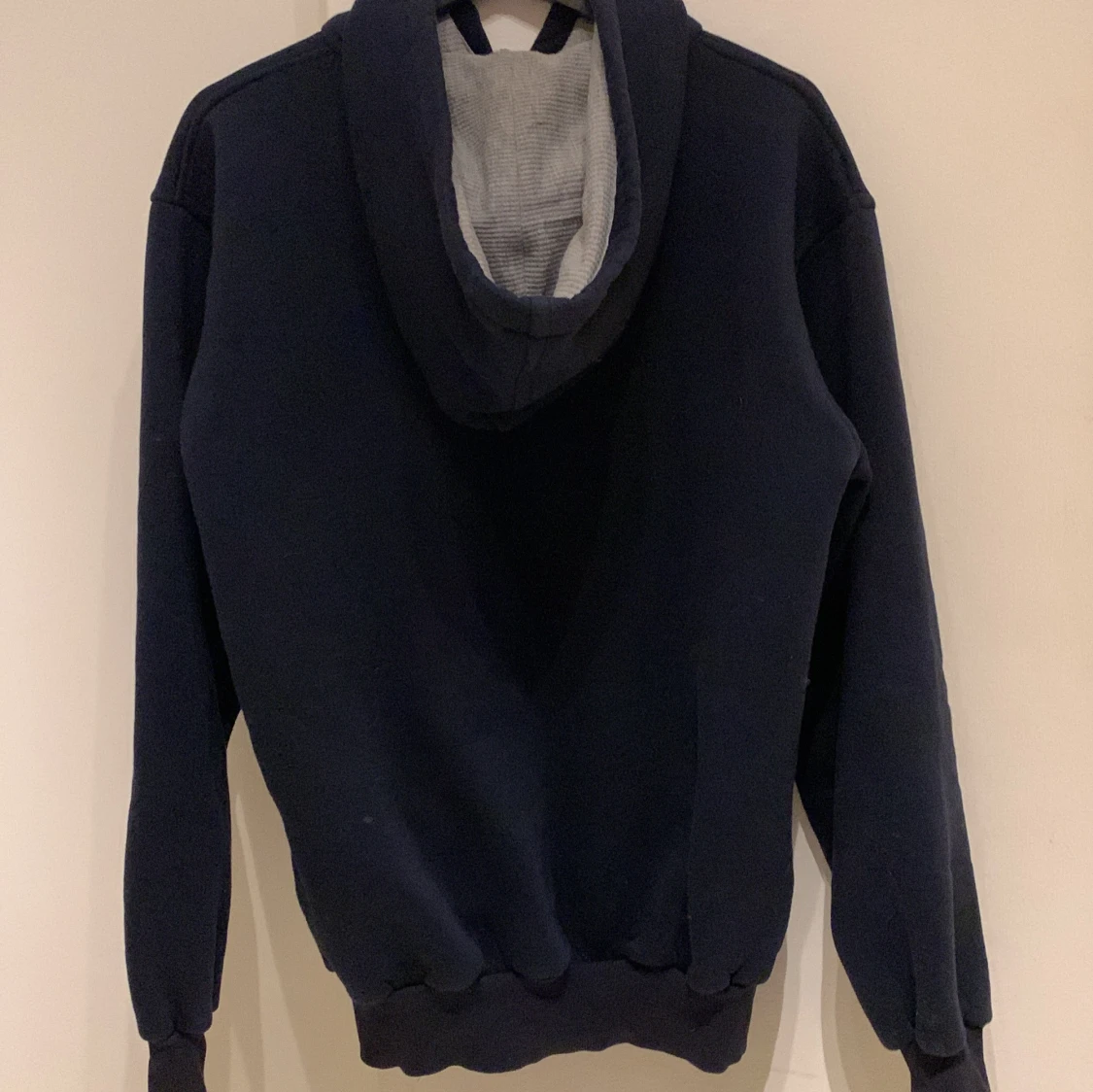 Svart hoodie från Hugo Boss - 2