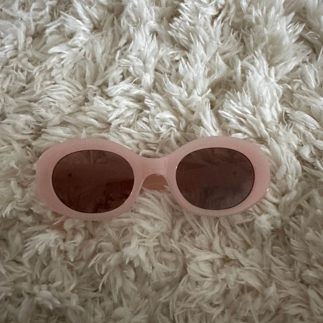 Rosa solglasögon - 1