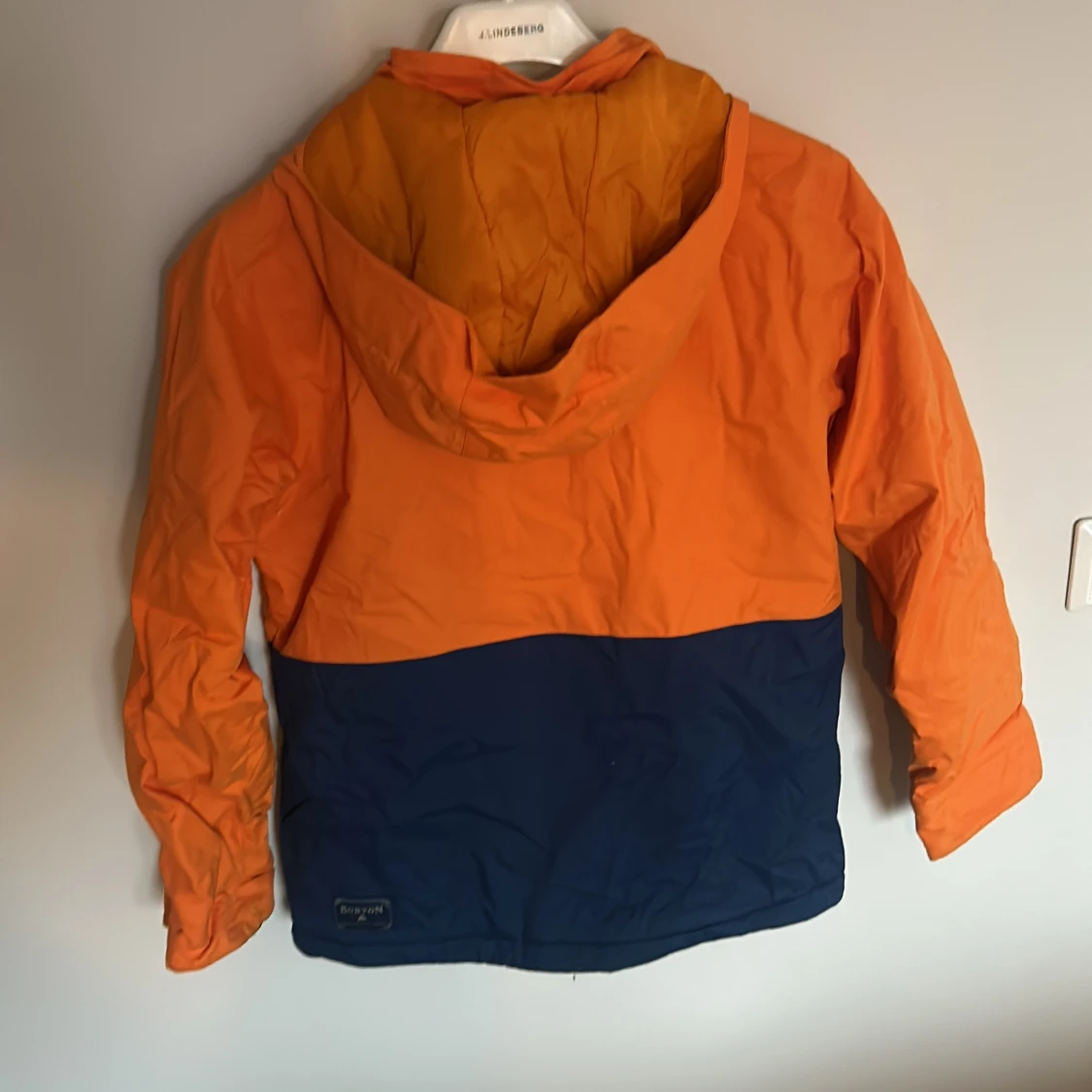 Orange och marinblå jacka från Burton - 1