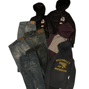 Hysteric glamour - Dma om du är intresserad i någon utav plaggen. 