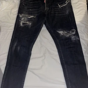 Dsquared2 - Snygga svarta jeans från Dsquared2!