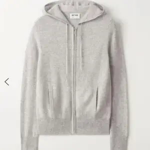 Mysig grå hoodie från Soft Goat i kashmir. Jätte bra skick inga noppor🩷