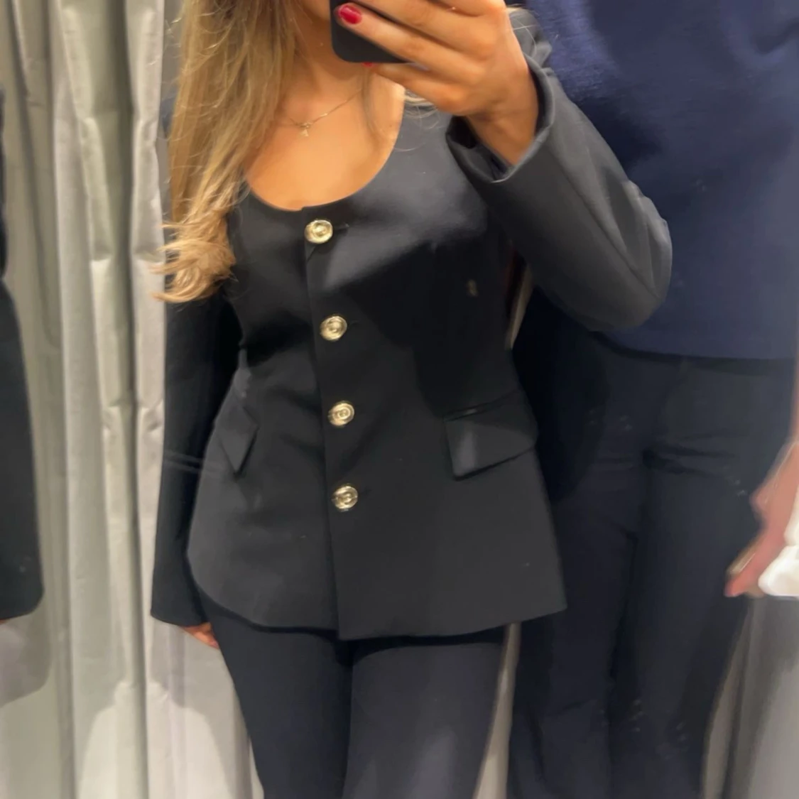 svart kostymtopp med guldknappar - 90