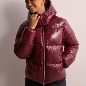 Everyday Shiny Puffer Jacket Nelly - Helt ny med lappen kvar! 