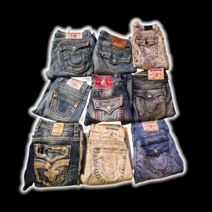 TRUE RELIGION BUNDLE - Behöver bli av med dessa jeans snabbt!! Du får alla för 599kr. Använd postnord om du köper :)