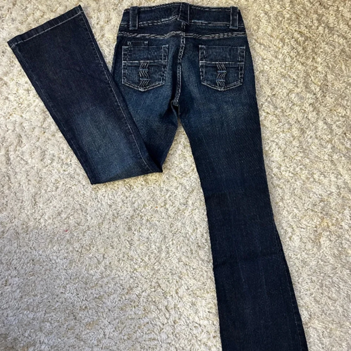 Snygga bootcut/flared jeans❤️ - 1