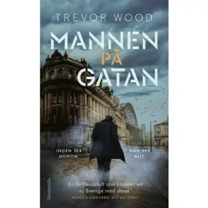 »En thrillerdebut som kommer att ta Sverige med storm.« Monica Lindgren, SVT Go'kväll »En av årets bästa deckare.« Lotta Olsson rekommenderar Mannen på gatan i DN »Wow, vilken bok! Spännande, mörk och originell, med ett högt tempo ända in i mål.« Bokprataren När Jimmy, en hemlös veteran som kämpar med posttraumatiskt stressyndrom, hör ljudet av något tungt som faller i floden - mitt under ett högljutt gräl mellan två män - försöker han först låtsas att han inte hört något. Det är inte hans strid. Men när han får syn på en tidningsrubrik om en flicka, Carrie, vars pappa försvunnit, och anar att det kan vara samma man, påminns han om någon han själv förlorat. Jimmy bestämmer sig för att sluta fly sitt förflutna och berätta för flickan vad han hörde. Det visar sig bara vara början på historien. Polisen lägger ingen vikt vid Jimmys vittnesmål, men Carrie är övertygad om att något hemskt har hänt hennes pappa. Jimmy går med på att hjälpa henne - något som försätter honom i allvarlig fara i förhållande till både gamla och nya fiender. Men Jimmy har en fördel: när man inte har något, har man inte heller något att förlora... I översättning av Jessica Hallén. TREVOR WOOD är en brittisk författare, bosatt i Newcastle. Han har tjänstgjort inom den brittiska flottan i 16 år, har en mastersexamen i kreativt skrivande och har även arbetat som journalist. Mannen på gatan är hans hyllade thrillerdebut, som vunnit en CWA John Creasy Award, Specsavers Best Crime Debut Award och nominerats till Theakstons Old Peculier Crime Novel of the Year.»En rappt berättad och läsvärd socialrealistisk historia.« Per Åhlin, Nerikes Allehanda »Originell, realistisk och mörk - borde bli en omedelbar klassiker.« Lee Child »Det kan vara så att jag just läst årets bästa deckare. Trevor Wood knockade mig fullständigt!« Kicki bokmal »En mörk thriller med ett slut jag inte väntat mig. En bok att sträckläsa!« Stinas boksida     Format Pocket   Omfång 351 sidor   Språk Svenska   Förlag Modernista   Utgivningsdatum 2023-01-11   Medverkande Jessica Hallén   ISBN 9789180632270  